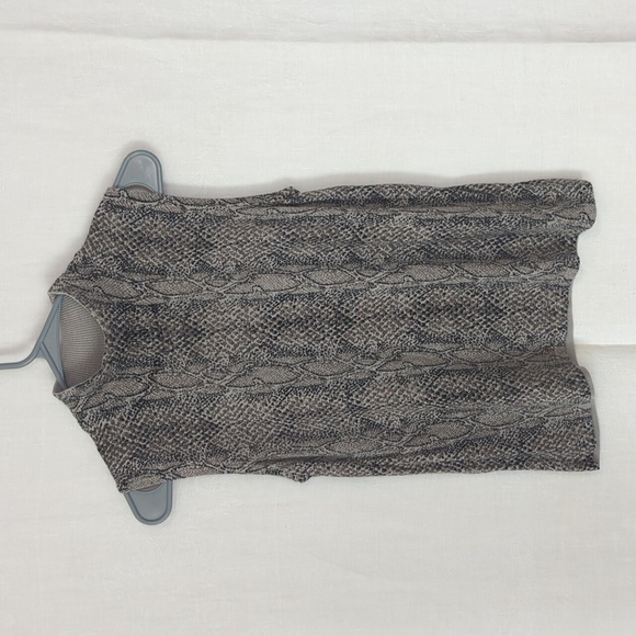 August Silk Grey Taupe Snake Print Mock Neck Sleeveless Top Size Medium - Picture 1 of 4